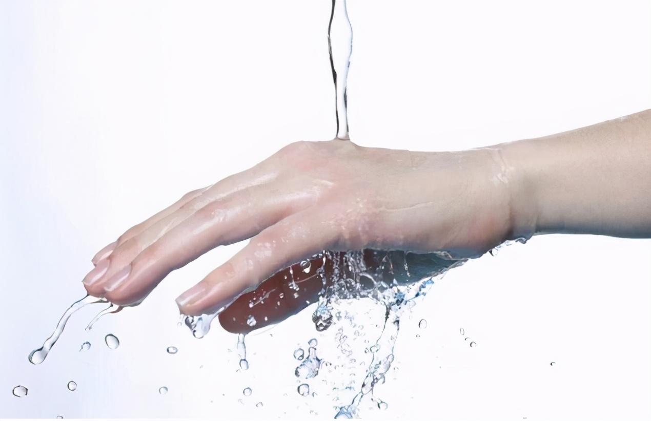 小孩被烫伤家人急救措施,孩子被烫伤家长应该怎么处理