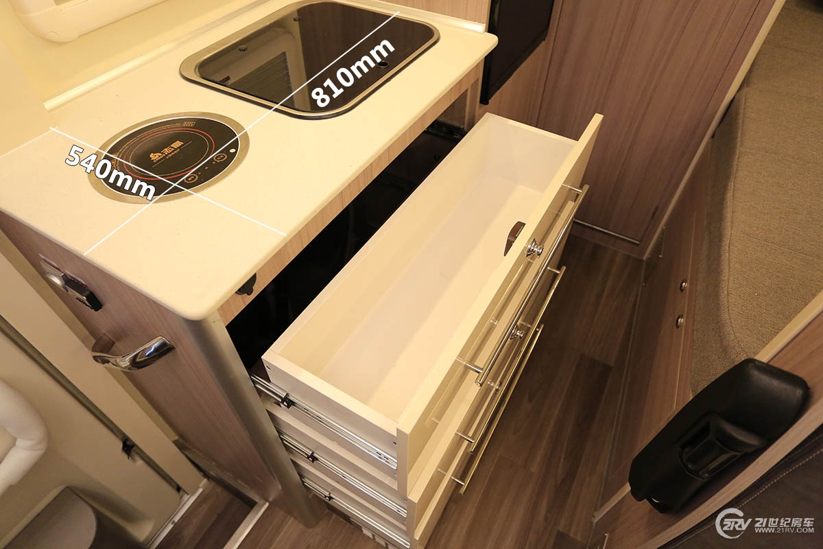 中天房车新季风畅游款,最新版的大通t型房车价格