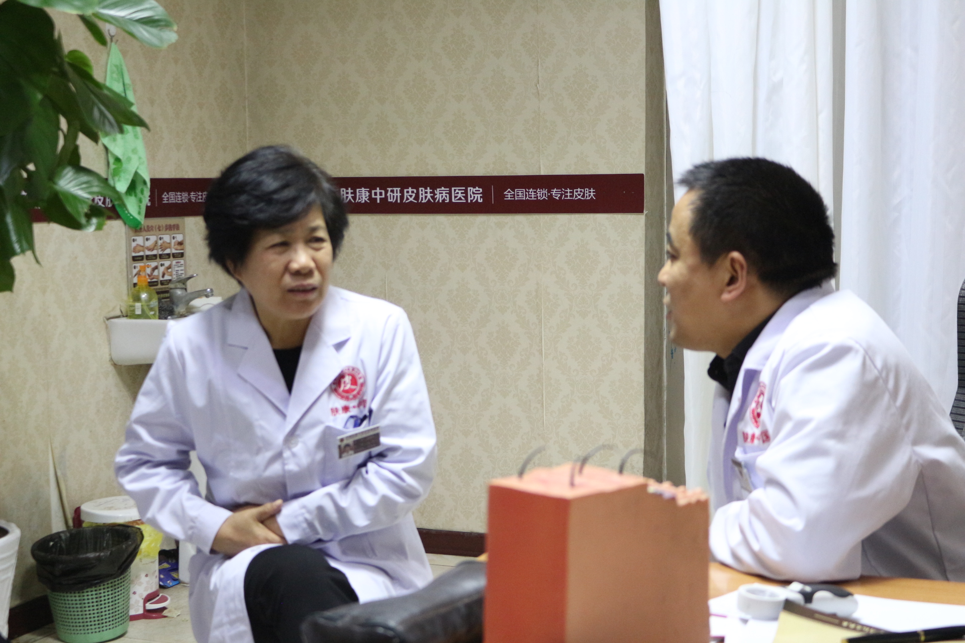 怎样治疗青春痘最有效的方法,怎样治青春痘最有效的方法