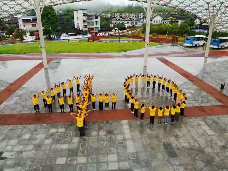 时光似流水且行且珍惜,时光如水且行且珍惜