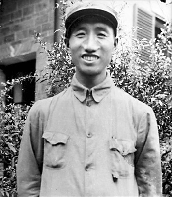 “布衣元帅”*向前徐**，年轻时曾加入国民*党**，有一件事令他抱憾终身