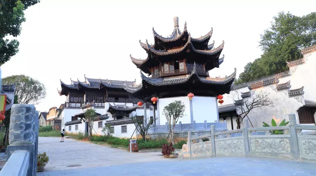 《艺术地产·界》首秀婺源文化之旅与房企大咖共话城市更新