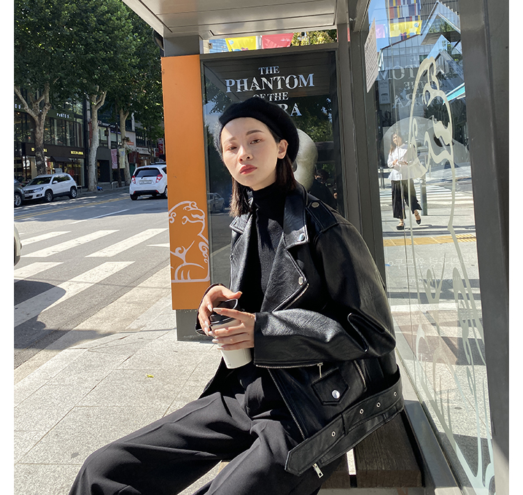 妈妈，我想要机车皮衣！要，要两件！妈妈真好，谢谢妈妈