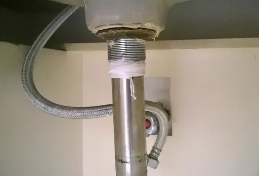 卫生间水管漏水维修免费上门勘察,水管漏水最快解决方法