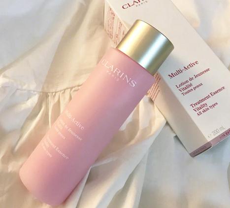 补水保湿抗皱紧致化妆水,水润肌肤保湿效果