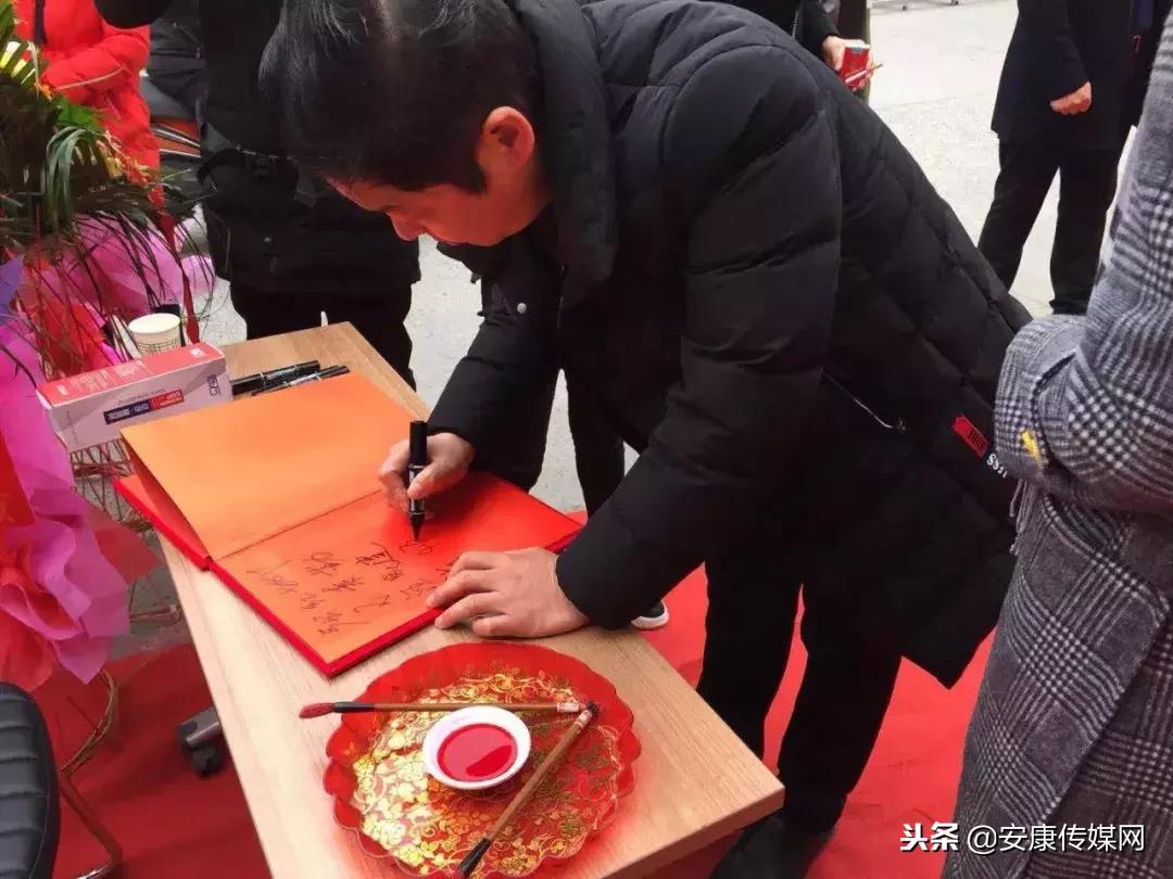 武汉迪欧办公家具旗舰店,安康整体家具