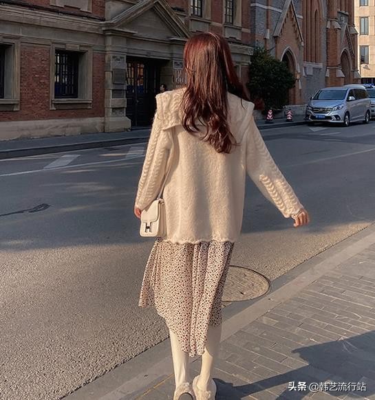 韩版穿搭女装高级感春,女装毛衣新款韩风搭配