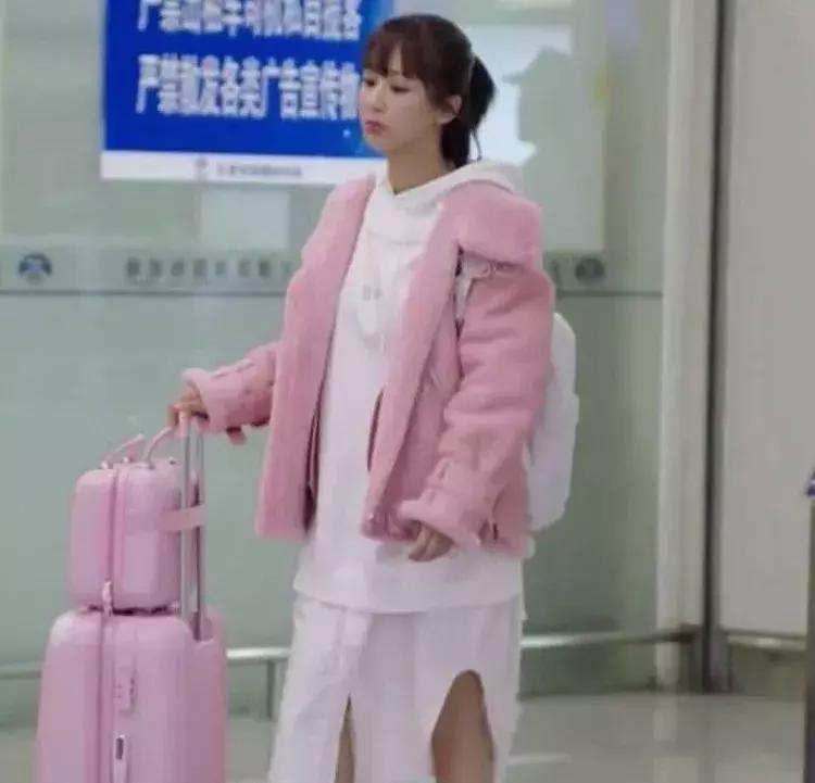 亲爱的热爱的佟年的身份曝光,亲爱的热爱的佟年身份爆光哪一集