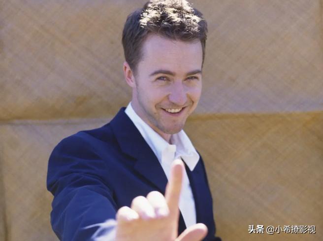 绿巨人浩克为啥不让爱德华诺顿来,如果爱德华诺顿继续演绿巨人