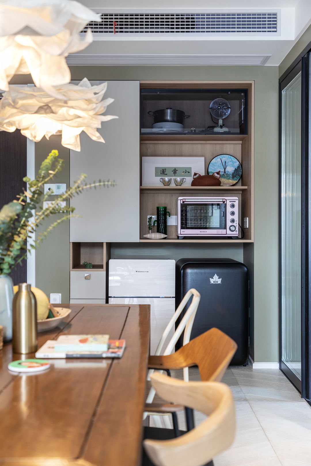 越来越多人舍弃客厅不买茶几,越来越多人舍弃电视墙