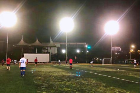 研祥产业大学同清华大学开展足球友谊赛