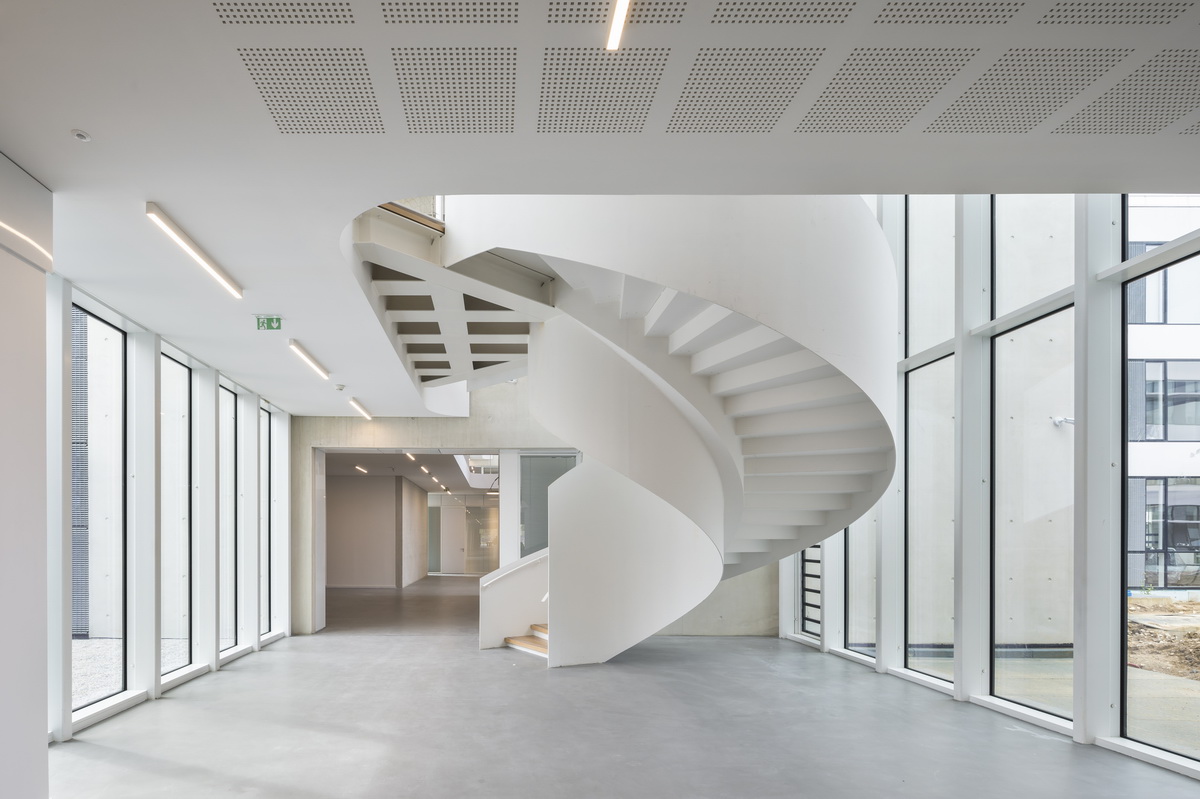 轻盈透明,曲直线的共舞:液化空气集团总部