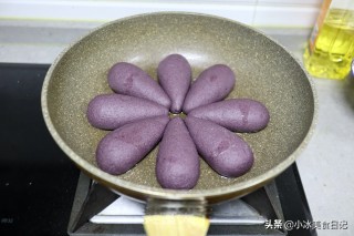 两种颜色的馒头怎么做呢,黑色馒头用什么做的