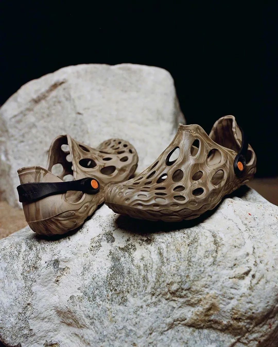 丑却前卫的Merrell「HydroMoc」会是潮流领域下一个爆款吗？