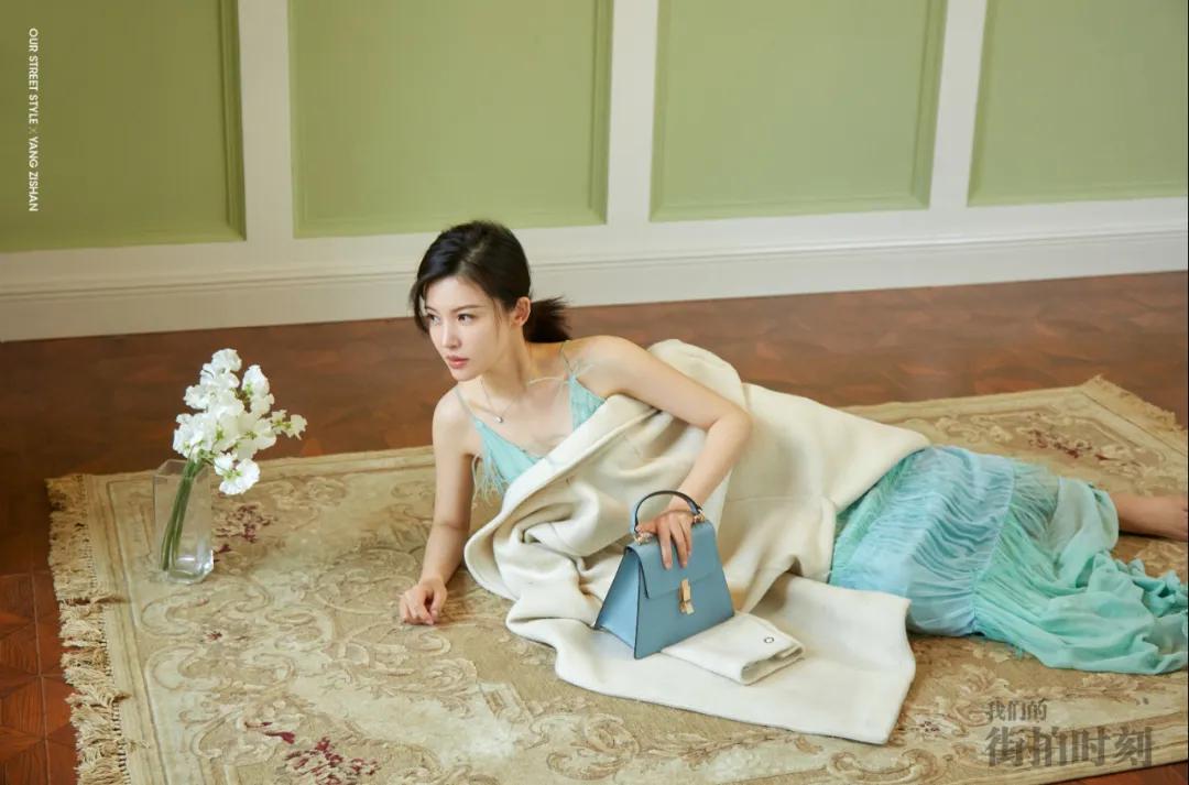 钟楚曦宋妍霏对比照,宋妍霏钟楚曦时尚搭配