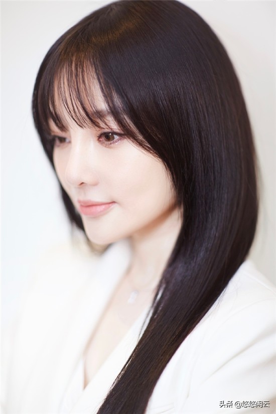 李小璐从星二代到网红的坠落史,从明星变成网红的李小璐