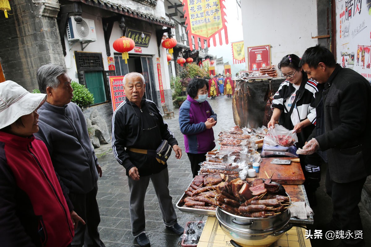 石泉后柳古镇：坐大游船划小木船游汉江，走进老街吃腊肉吃鱼