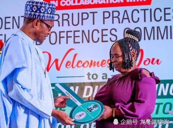 清洁工捡6万元新闻,环卫女工捡2万现金完整版