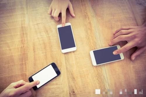 雷军说手机最好别贴膜,雷军小米手机贴膜吗