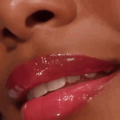 全网爆火彩妆,supreme粉底液