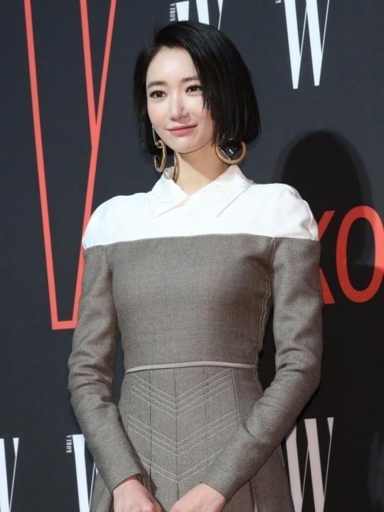 韩国金喜善演唱会开场秀,韩国金喜善出席活动图