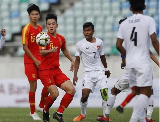 李霄鹏集训球员名单,李霄鹏圈定国脚出征名单