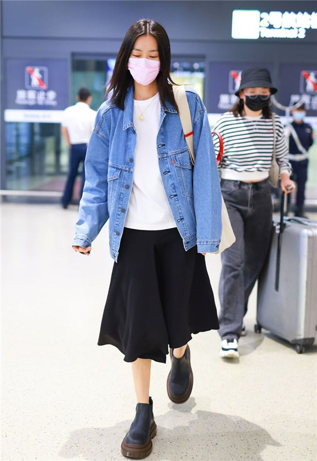 小个子女生不适合穿哪几种裤子,小个子女生别轻易尝试这4种搭配