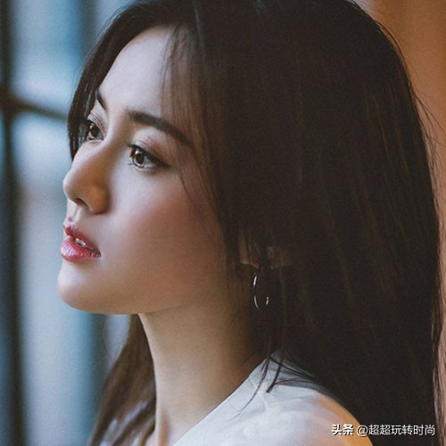 女人人中最近出现了皱纹,女人脸上有明显的皱纹是多少岁了