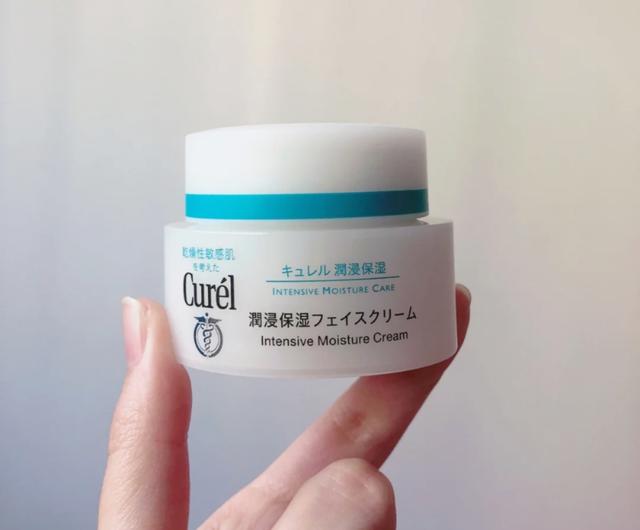 女性月入过万买什么护肤品,月入上万和3000的区别