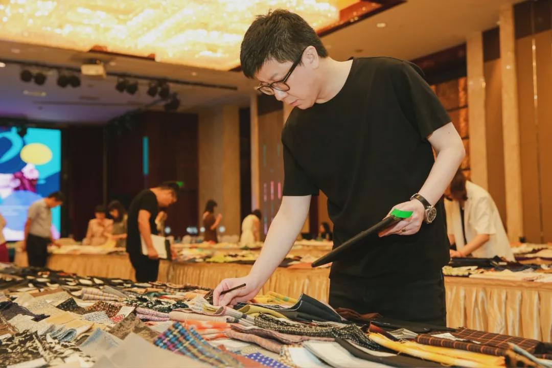 优可丝8812面料,首届中国时尚面料设计大赛评审会