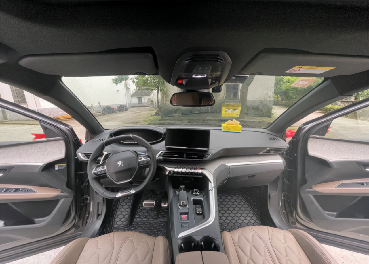 大众途岳各款对比,开完大众朗逸再开日产轩逸