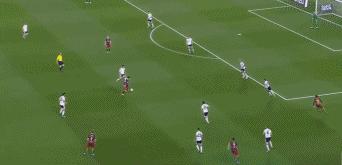 梅西过人晃倒,瓜迪奥拉梅西犯罪式过人