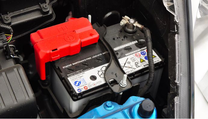 冬季蓄电池亏电的原因,冬季汽车电瓶亏电拔掉负极