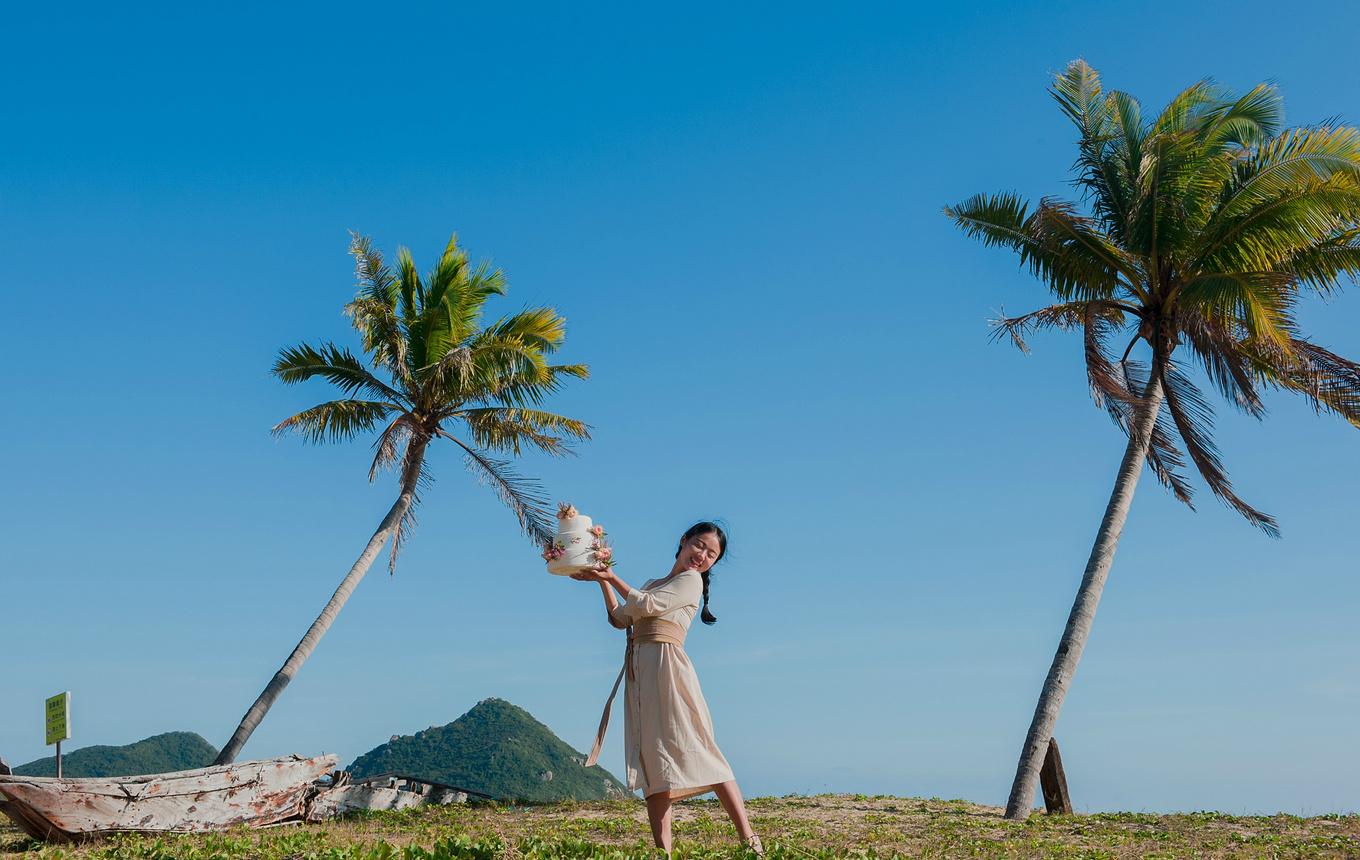 你在南方瑟瑟发抖，我在这里遛娃、看猴、赶海····