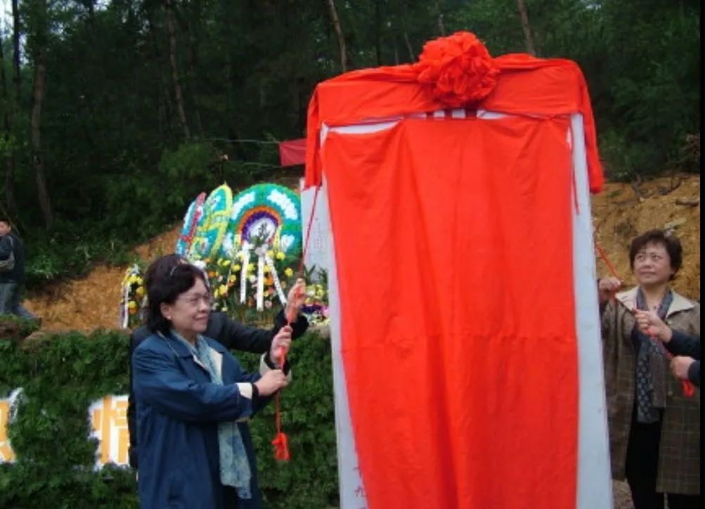 贵州的平凡圣人!*耀邦胡**请他吃饭•与副总理女儿情同父女