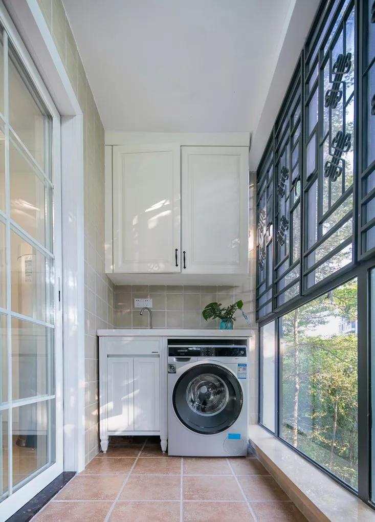 你们家阳台贴墙砖了吗,你们家阳台都瓷砖上墙没