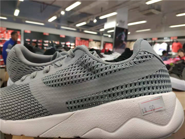 晋江鞋都安踏,福建晋江李宁安踏运动鞋