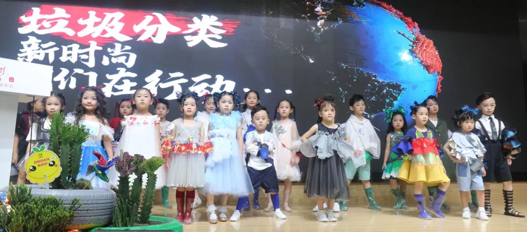 垃圾分类齐参与文明城市我先行,垃圾分类齐参与人人动手美家园