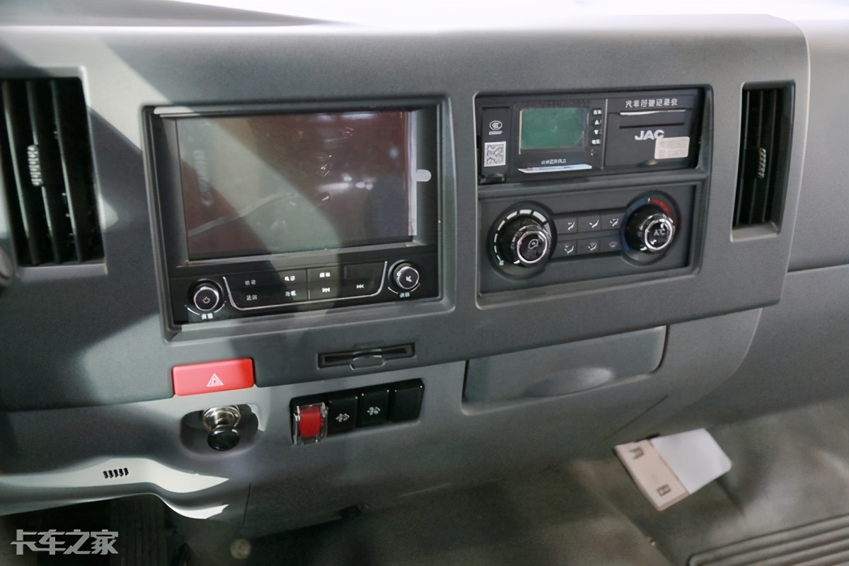 最便宜的国五6.8米载货车,15万以内最快的五款轿车