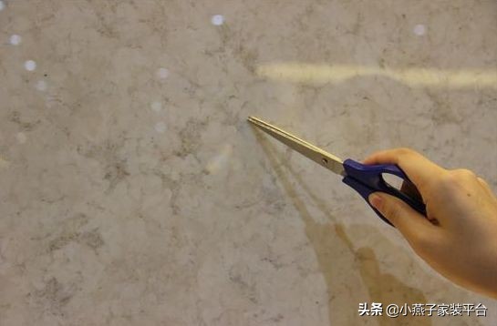 地砖划痕如何去修复,地砖划痕严重换新地砖怎么换