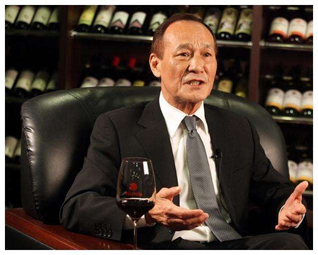 1990年刘嘉玲被3名男子绑架，12年后绑匪泄露了她的裸照