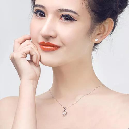 38妇女节给女朋友妈妈的祝福语,38妇女节给女朋友礼物