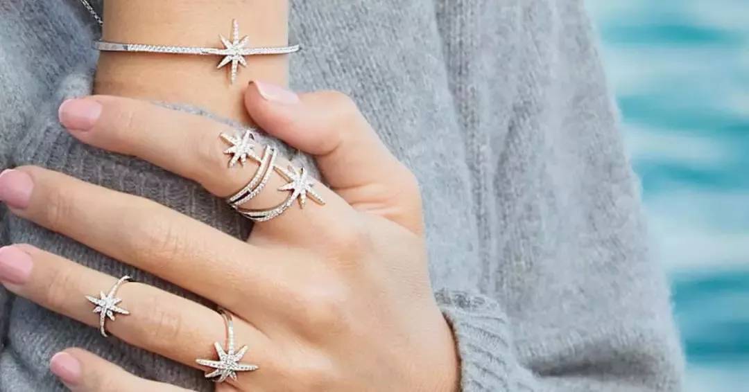 买不起的联名,优衣库t恤联名款