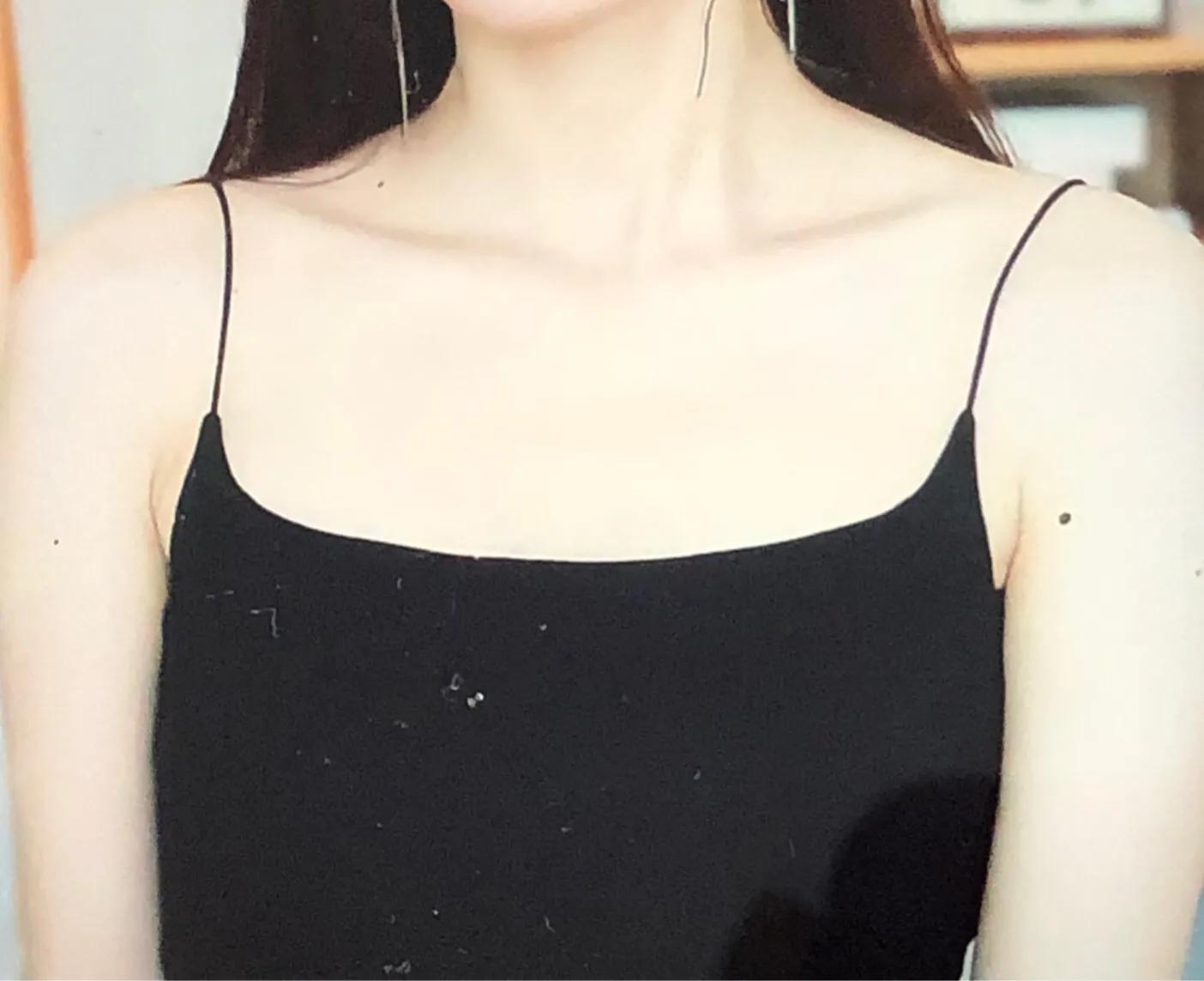 女生肩带隐藏妙招,内衣肩带隐藏系法