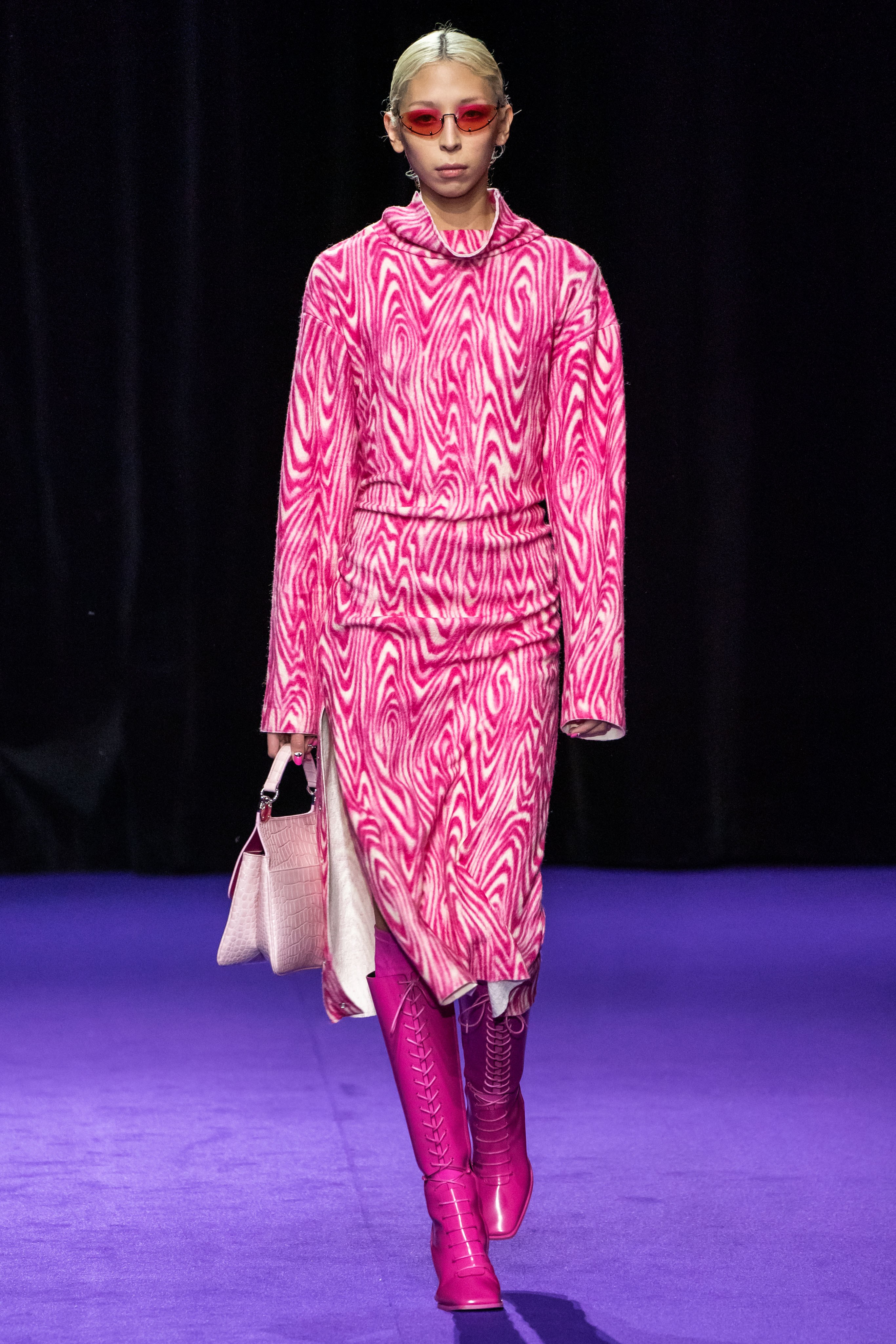 巴黎时装周kenzo,kenzo穿出时尚感