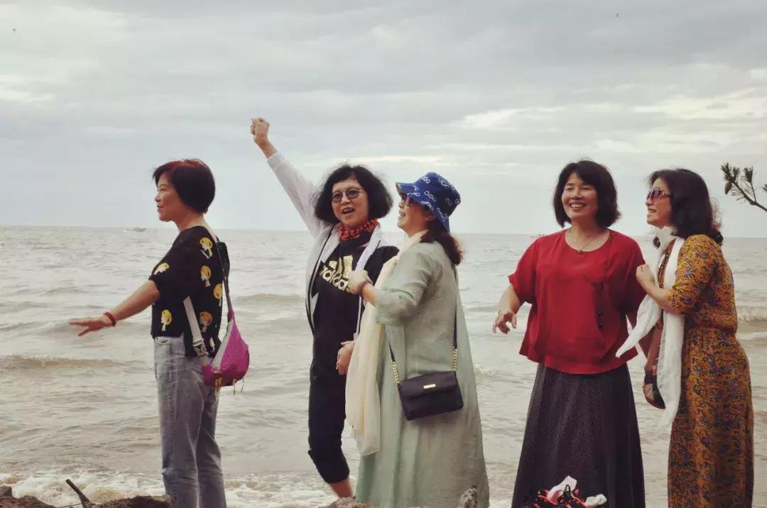 10个闺蜜沿着中俄罗斯边境自驾游,10个闺蜜结伴游中苏边境线