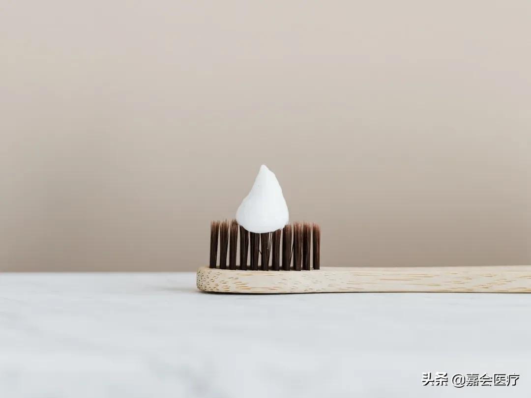 宝宝不怎么吃糖怎么还长蛀牙,不给孩子吃糖为什么还有蛀牙