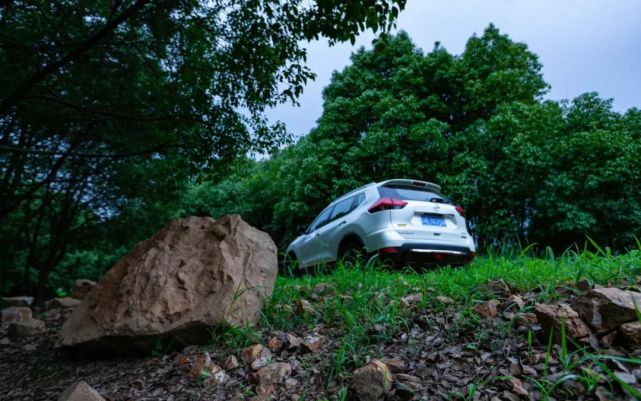 又到了梅雨季,日产奇骏冬季用车技巧
