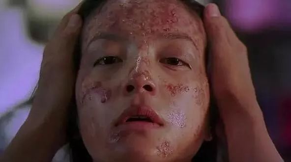 周星驰电影里故意扮丑的女星,周星驰扮丑女星