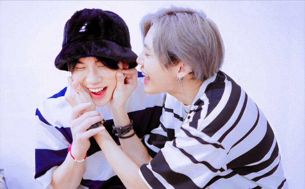 他泰韩系少年:关大爷洪34典型代表包包酷爱韩风穿搭